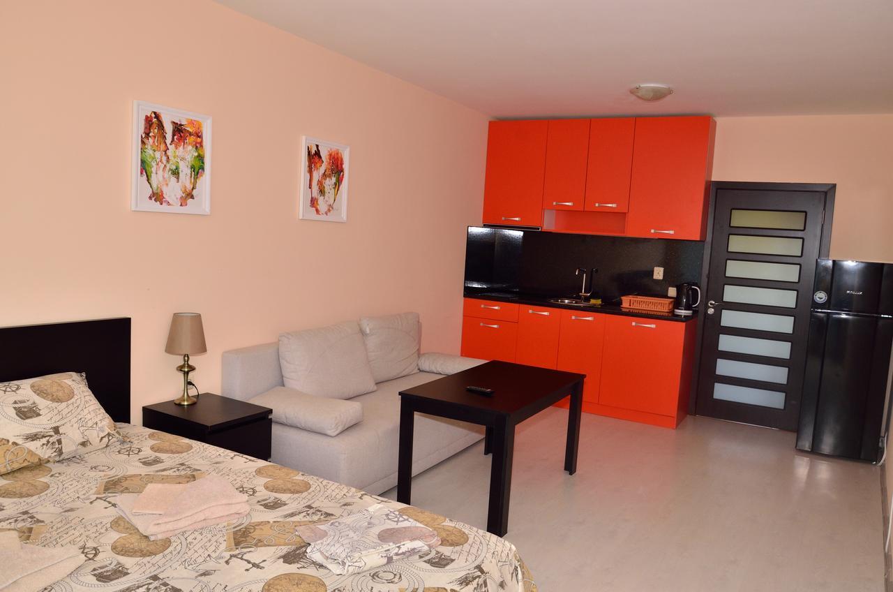 Club Priz Aparthotel Primorsko Buitenkant foto