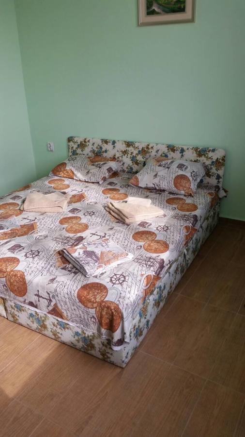 Club Priz Aparthotel Primorsko Buitenkant foto