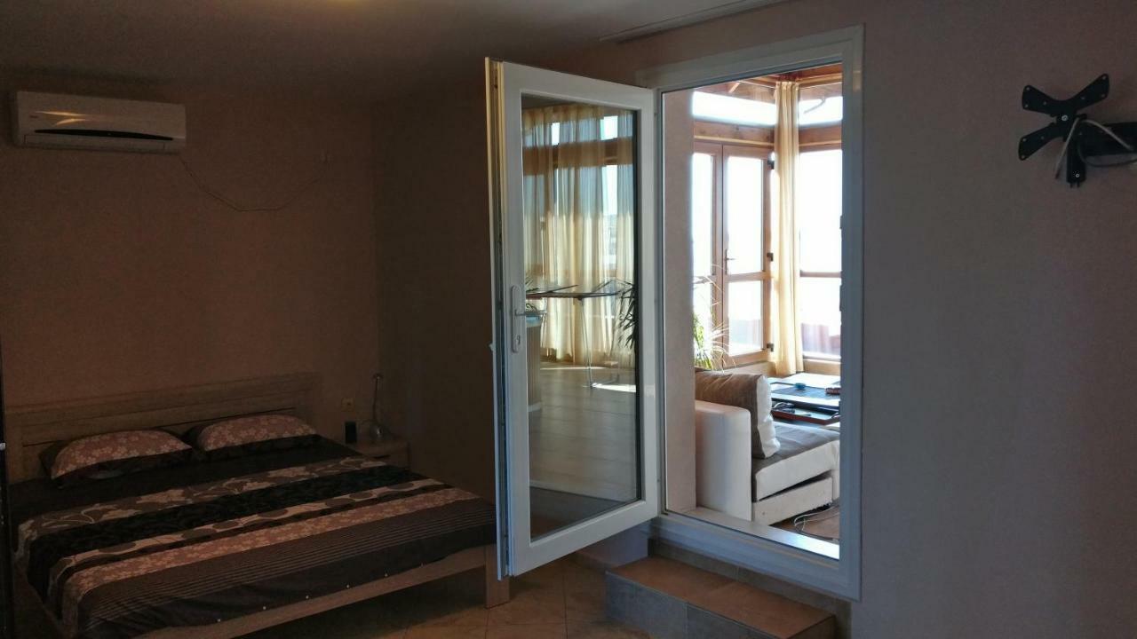 Club Priz Aparthotel Primorsko Buitenkant foto