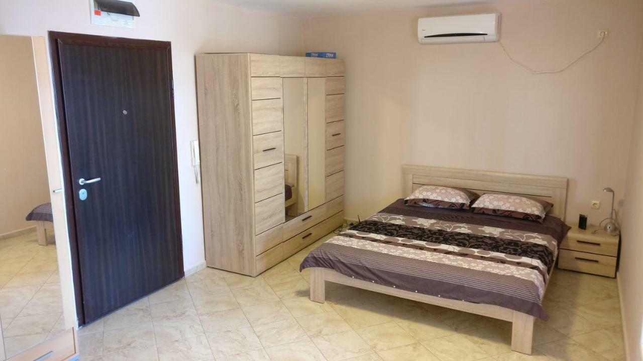 Club Priz Aparthotel Primorsko Buitenkant foto