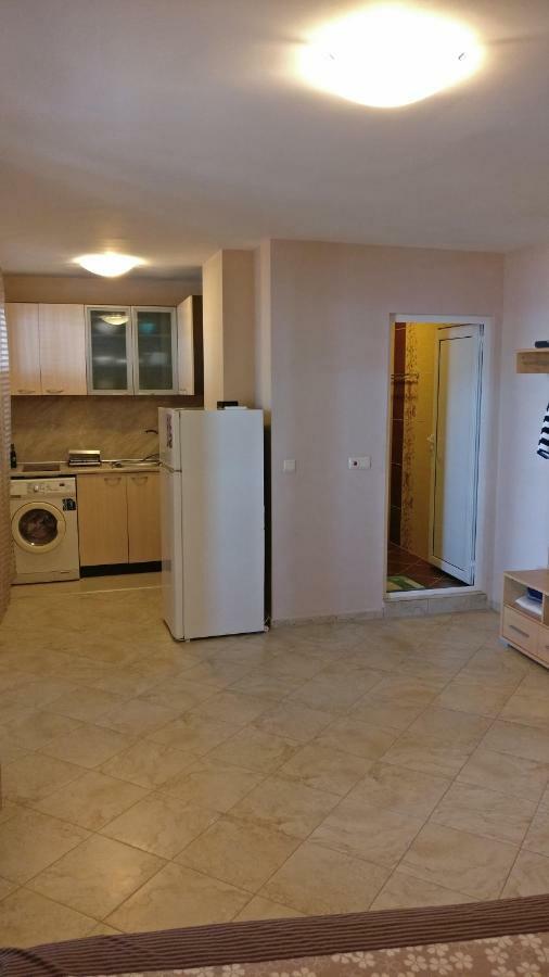 Club Priz Aparthotel Primorsko Buitenkant foto