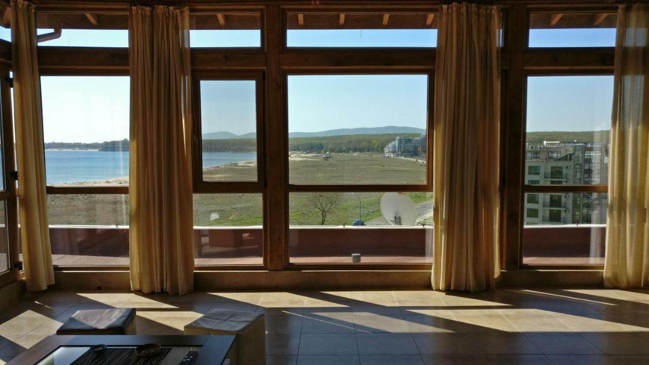 Club Priz Aparthotel Primorsko Buitenkant foto