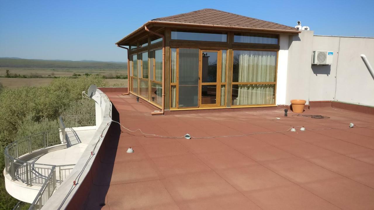 Club Priz Aparthotel Primorsko Buitenkant foto