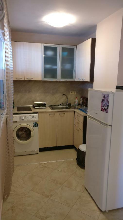 Club Priz Aparthotel Primorsko Buitenkant foto